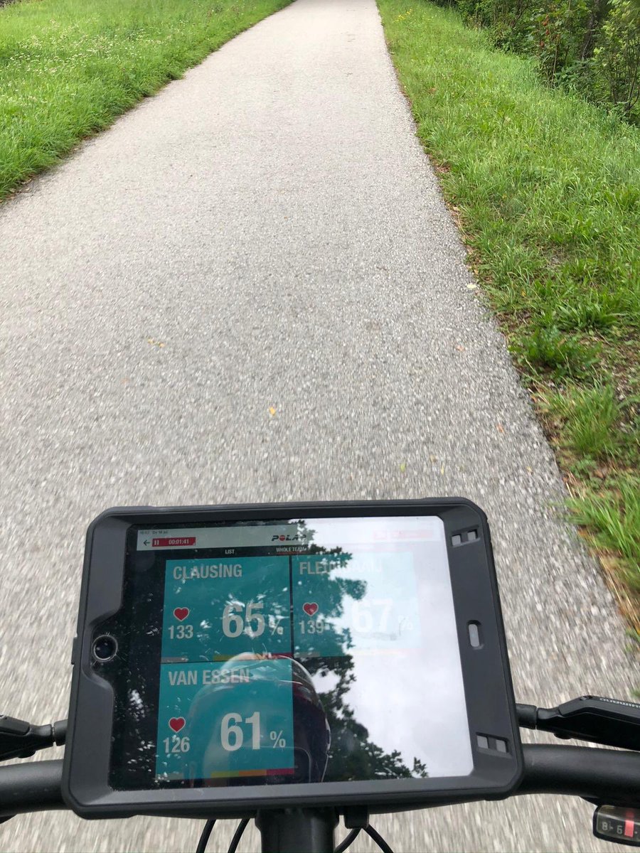 SRDteamNL's tweet photo. Afgelopen trainingsstages is er veel aandacht besteed door @Patrick_Roel aan trainen op hartslag mede doormiddel van Polar Flow app #coach #jouwtrainingszonesbepalen #kennisvergroten #lichaamsgevoel #uithoudigsvermogenvergroten #alpineskiën #opleidingsprogramma #leren https://t.co/27QI0F036k