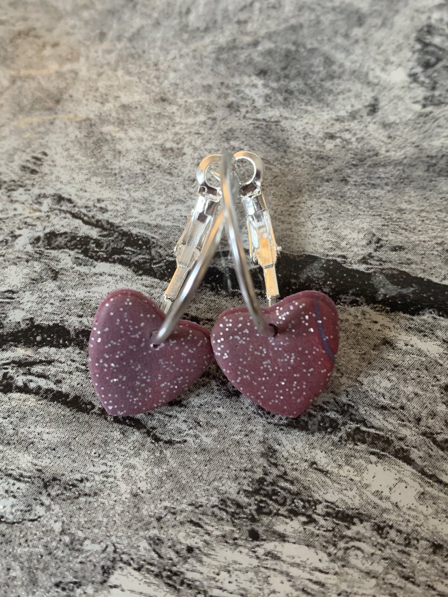 teacupcrafts01's tweet photo. I know hook earrings aren’t everyone’s cup of tea but some small #hearthoops might be... sparkly yet practical and available on my #etsyshop this #HandmadeHour 

https://t.co/gv0bApOQQA

#giftideas #treatyourself #jewellery #shopsmall #supportsmallbusiness https://t.co/thBE3Dfczh