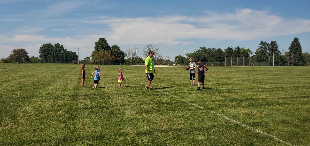 KaraStone40's tweet photo. What better way to bond as a family than on the #practicefield with their dad @Coach_Stone_MT before the players arrive
#Stone7 #FootballFamily #TeamStone https://t.co/aI6p2OpNkQ