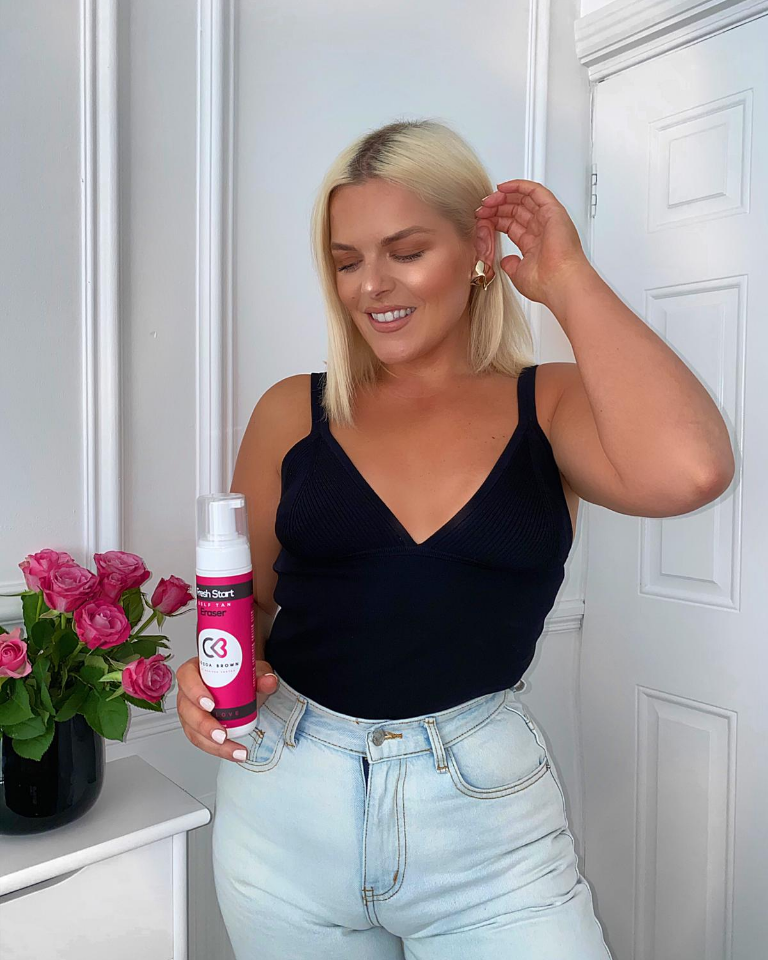 CocoaBrownTan's tweet photo. Behind every great tan is a serving of Fresh Start 👌🏼 
Just 10 minutes of Fresh Start on your skin can give you that clean slate you first need to achieve the perfect tan ❣

Get it at CB stockists for just €9.99.

#CocoaBrown #FreshStart #TanLove #BrandAmbassador #CocoaSquad https://t.co/I154AFFYyb