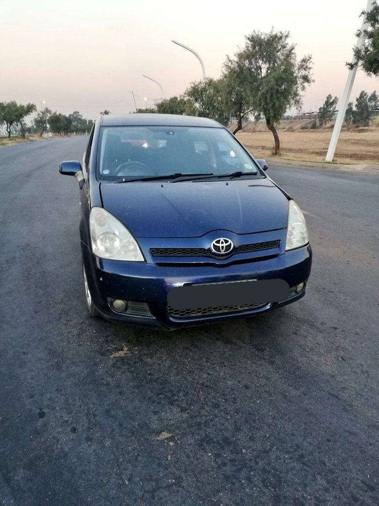 Bluehawktactic1's tweet photo. 1x suspect fatal, 3x arrested, 1x illegal firearm, 1x stolen Toyota Verso &amp; 1x Kia Rio used in commission of a crime recovered during an Intell-Driven operation by @SAPoliceService, #JMPD K9 &amp; @Tracker_SA at Soweto Highway &amp; Shaft 17 Rd https://t.co/iO5C15onPg