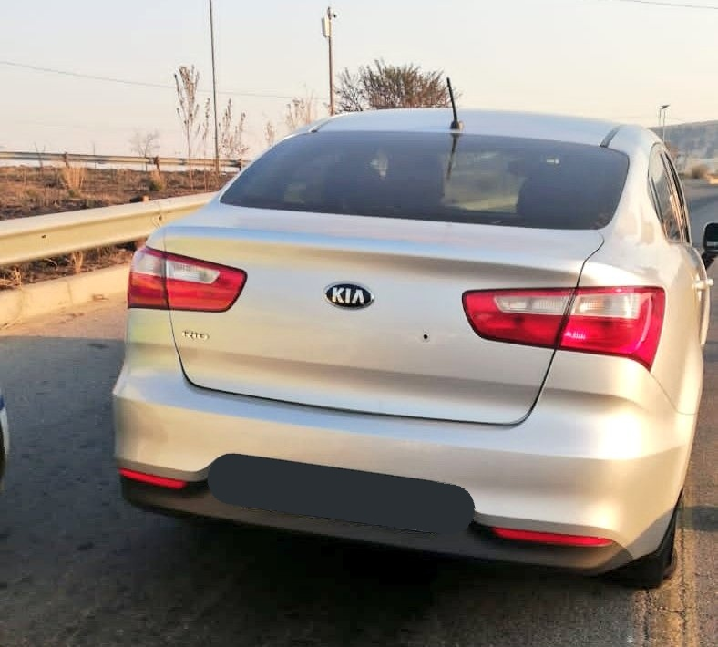 Bluehawktactic1's tweet photo. 1x suspect fatal, 3x arrested, 1x illegal firearm, 1x stolen Toyota Verso &amp; 1x Kia Rio used in commission of a crime recovered during an Intell-Driven operation by @SAPoliceService, #JMPD K9 &amp; @Tracker_SA at Soweto Highway &amp; Shaft 17 Rd https://t.co/iO5C15onPg