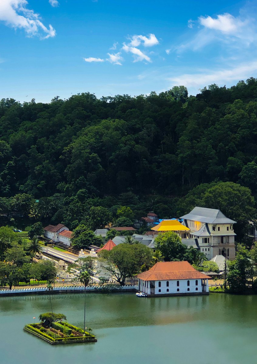 GayanGunarathne's tweet photo. Temple of the Sacred Tooth Relic.
#kandytemple #kandy #SriLanka #WorldHeritage #city #ancient #Kingdom #iphone #photo #travelphotography https://t.co/GaQQvEl5Jd