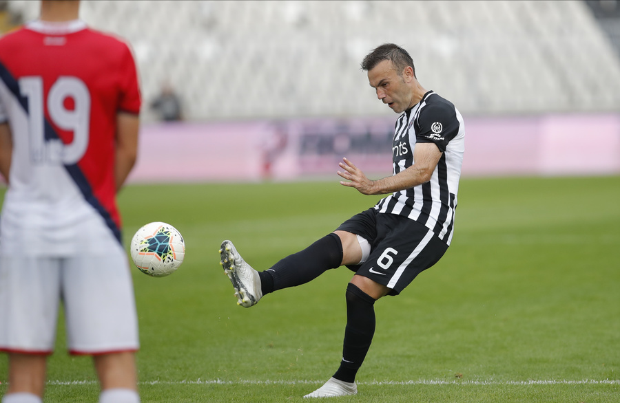FKPartizanBG's tweet photo. FK Partizan - @FkProleter 
#partizanproleter #crnibeli #parpro https://t.co/O5oMyRVrAO