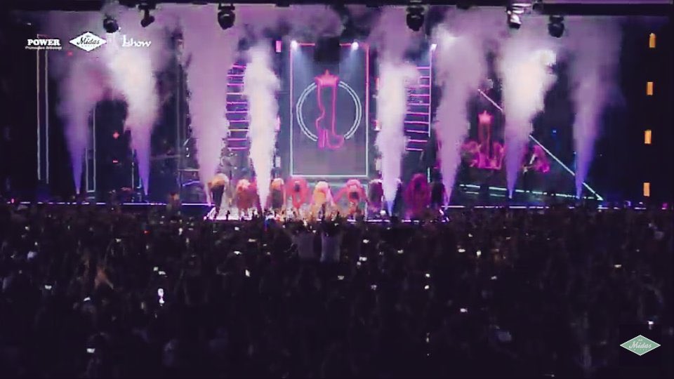 _dannmarx's tweet photo. Foi lindo minha Rainha! 😻❣️
E que venha os 30 anos! ❤️🙏🏾
#Joelma25anos https://t.co/WHgMNDfcNd