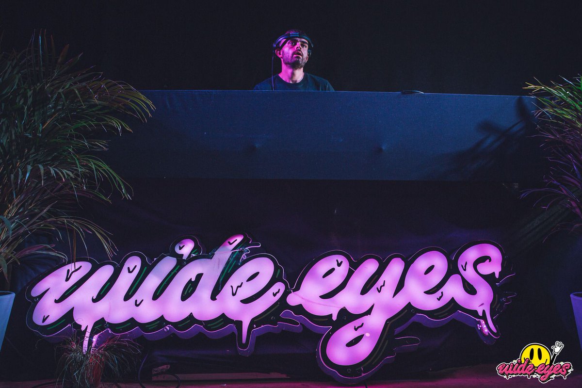Wide Eyes tweet media