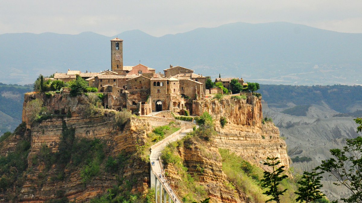 CNTraveler's tweet photo. Beautiful hilltop towns in Italy we're currently dreaming about: https://t.co/C6xKFFiXla https://t.co/T8zlfXPL3X