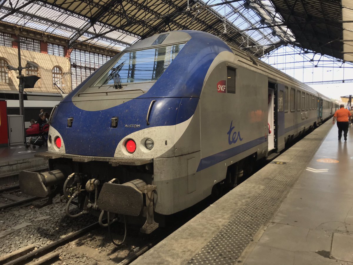 TrainKenny's tweet photo. Mesdames messieurs bonjour Bienvenu à bord du #TER17485 qui partira de Marseille-Saint-Charles à 14h58 et à destination de Nice Arrivé prévu à 17h39 #BB22247 #Terpaca photo prise en Juillet 2020 https://t.co/I72E0Y8FnM