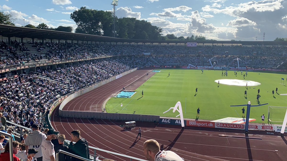 mgadegaard's tweet image. Kom så de hviiiiie #ultratwitteragf