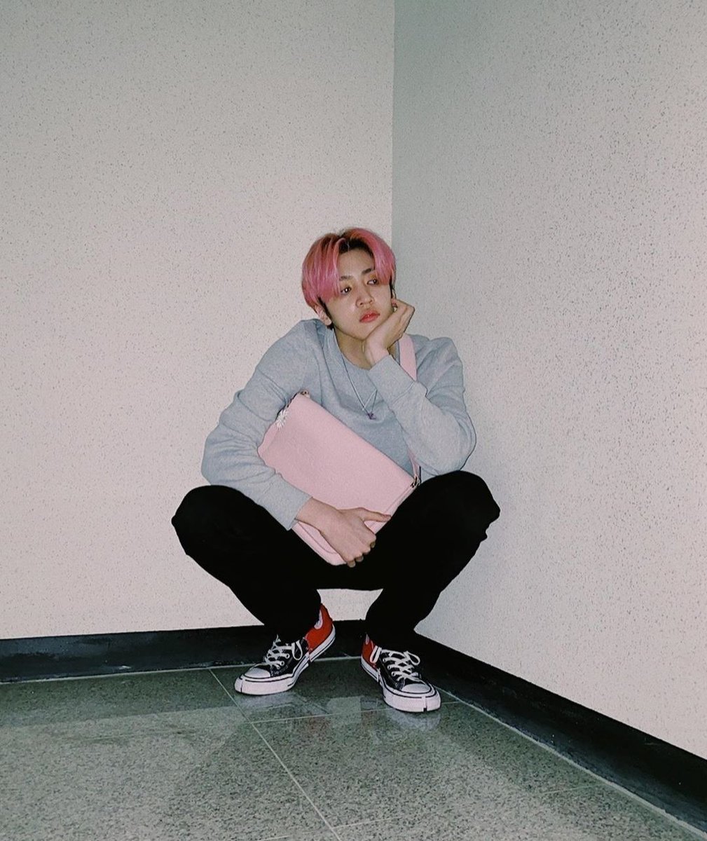queroseuku999's tweet photo. ໒᭬᭫ 🥀  [２４] – shy shy shy ੈ‧₊ https://t.co/5VzTEmaH5Z