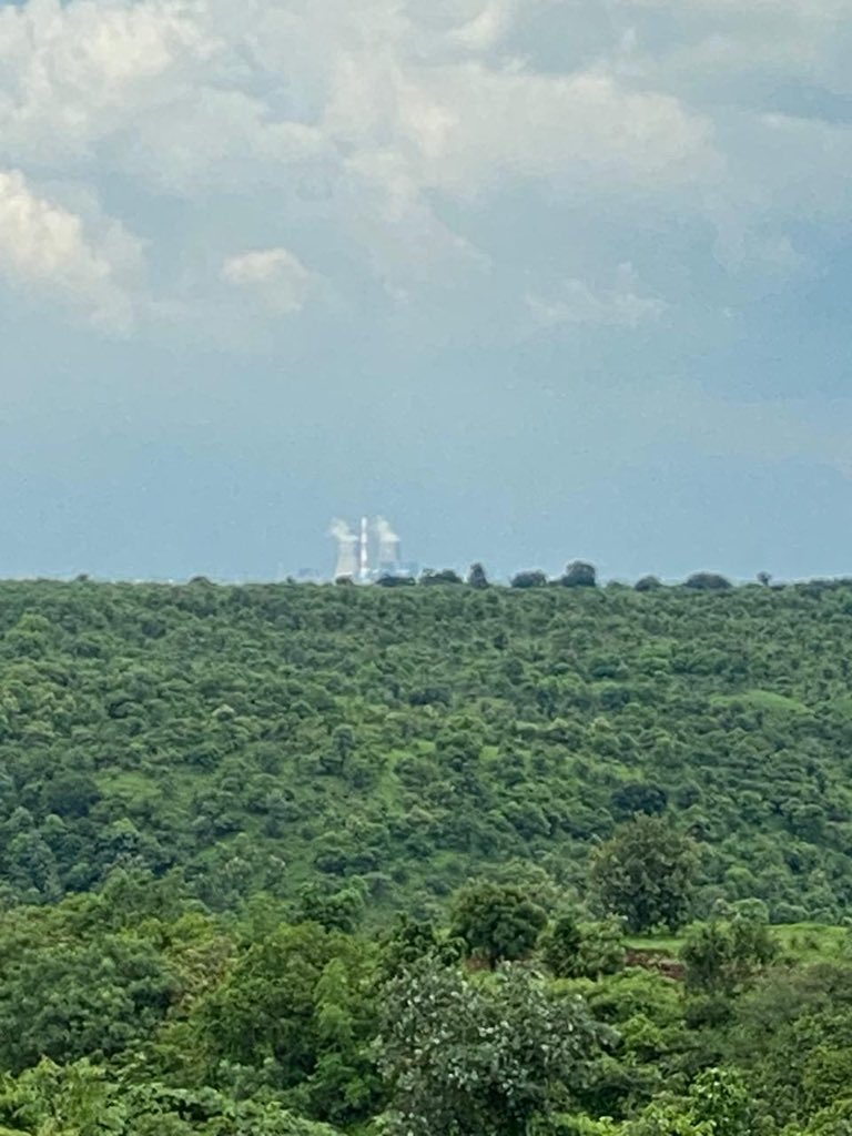 Photo capture from #JainHills. Eye catching #beautifulnature -Green forest & clean sky. 
But you can also see the smoke from Cooling Tower/ Chimney of Deepnagar Power generation plant. A place 40 km away from #Jalgaon 

#Development #Pollution Vs #Environment 

#LockdownEffect