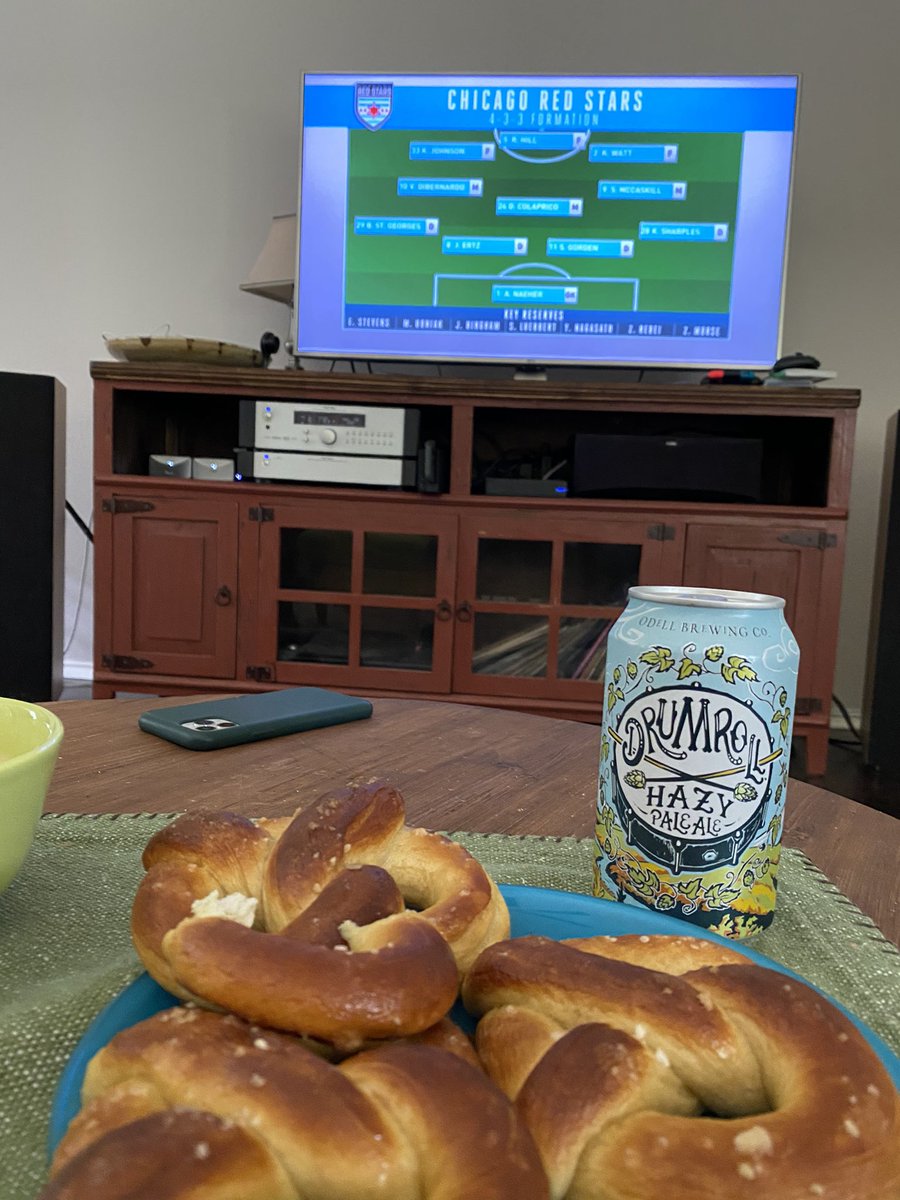 tollbler's tweet photo. Game day! Sorry Budweiser 😬#NWSLChallengeCup #nwsl #HOUvCHI https://t.co/5mzDKJKohH
