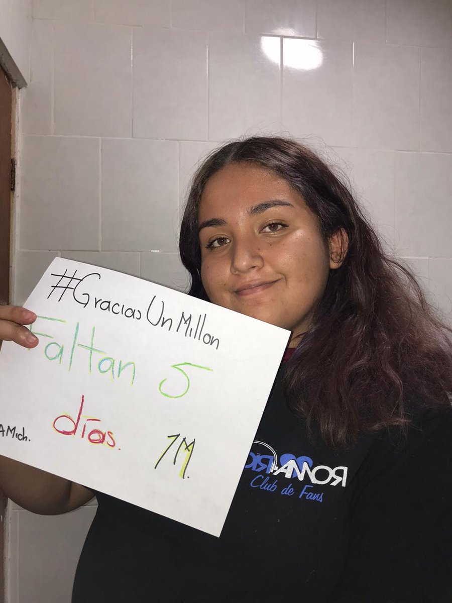 ClubOirAmor's tweet photo. Faltan 5 días para el nuevo sencillo de @RioRomamx
#GraciasUnMillon
¿Listos? 🔴🔴😎😎 https://t.co/UBdG8uAGPs