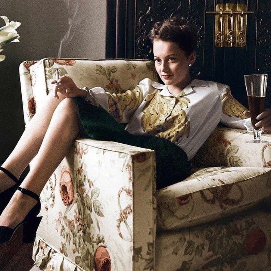 Jopolkadot's tweet photo. Olivia de Havilland ❤️

Photography © Bob Landry
1942 https://t.co/RFbFZD4hxL