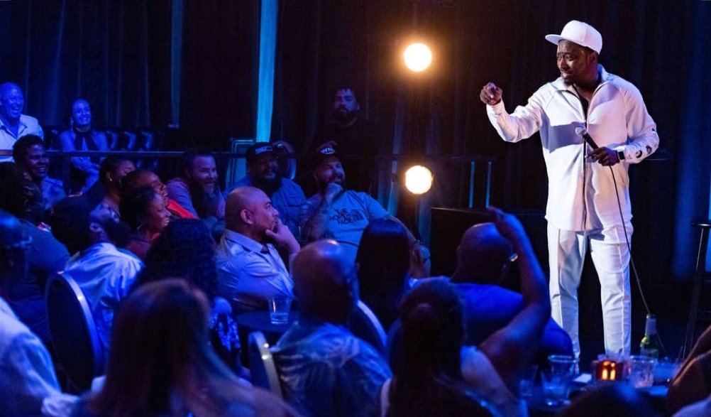 EddieGriffinCom's tweet photo. Thanks for the love. To those who put a 😷 mask on and come out to my (socially distanced) shows.🙏🏿💙 Laughter is the Best &amp; Blessed Medicine... for us both! We gon get through these hard times together! Can I get an Amen! https://t.co/lxYSl3wMGD