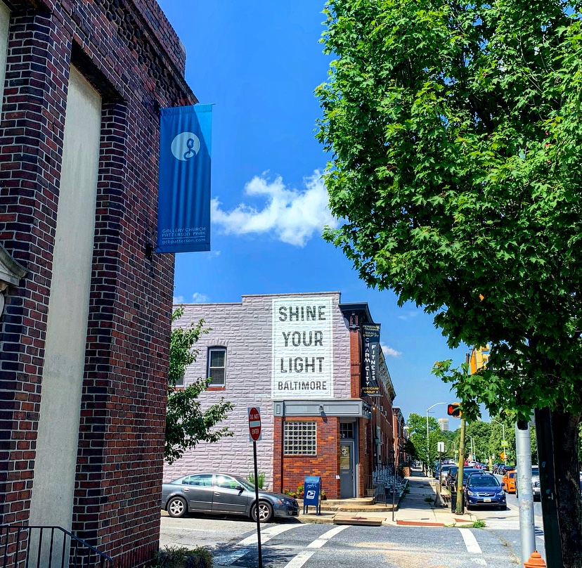 iamjesswatson's tweet photo. Rollin’ through Patterson Park and I spy @sylbmore on the corner of Ellwood and Eastern. It’s a beautiful day to shine your light. #shineyourlightbaltimore https://t.co/GYjCWFzTB7