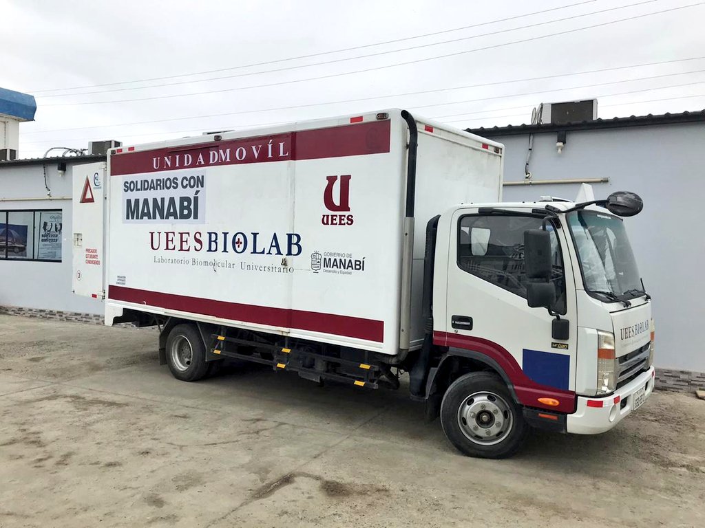 uees_ec's tweet photo. Arribo a Portoviejo del #UEESBiolab para la misión #SolidariosConManabí.

Los recibe la Dra. Mariela Macías, Directora de Salud de la prefectura de Manabí  y Amnuska Veliz, Directora Administrativa del Hospital General Portoviejo. https://t.co/eA4lF3TxCa