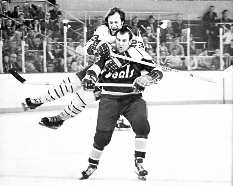 BuffaloSabres's tweet photo. "Clear the track, here comes Shack"

Rest in peace, Eddie. 💙 https://t.co/z9ofCEvyec