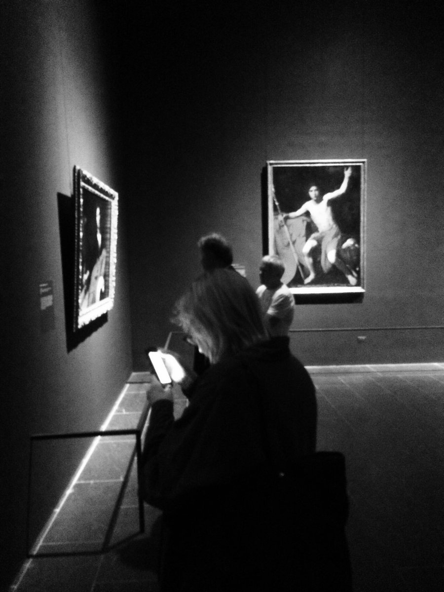 gastongarciam's tweet photo. Un breve foto reportaje sobre #Genteenmuseos #conteléfono #peopleatmuseums #withphone https://t.co/c358kNzcvO