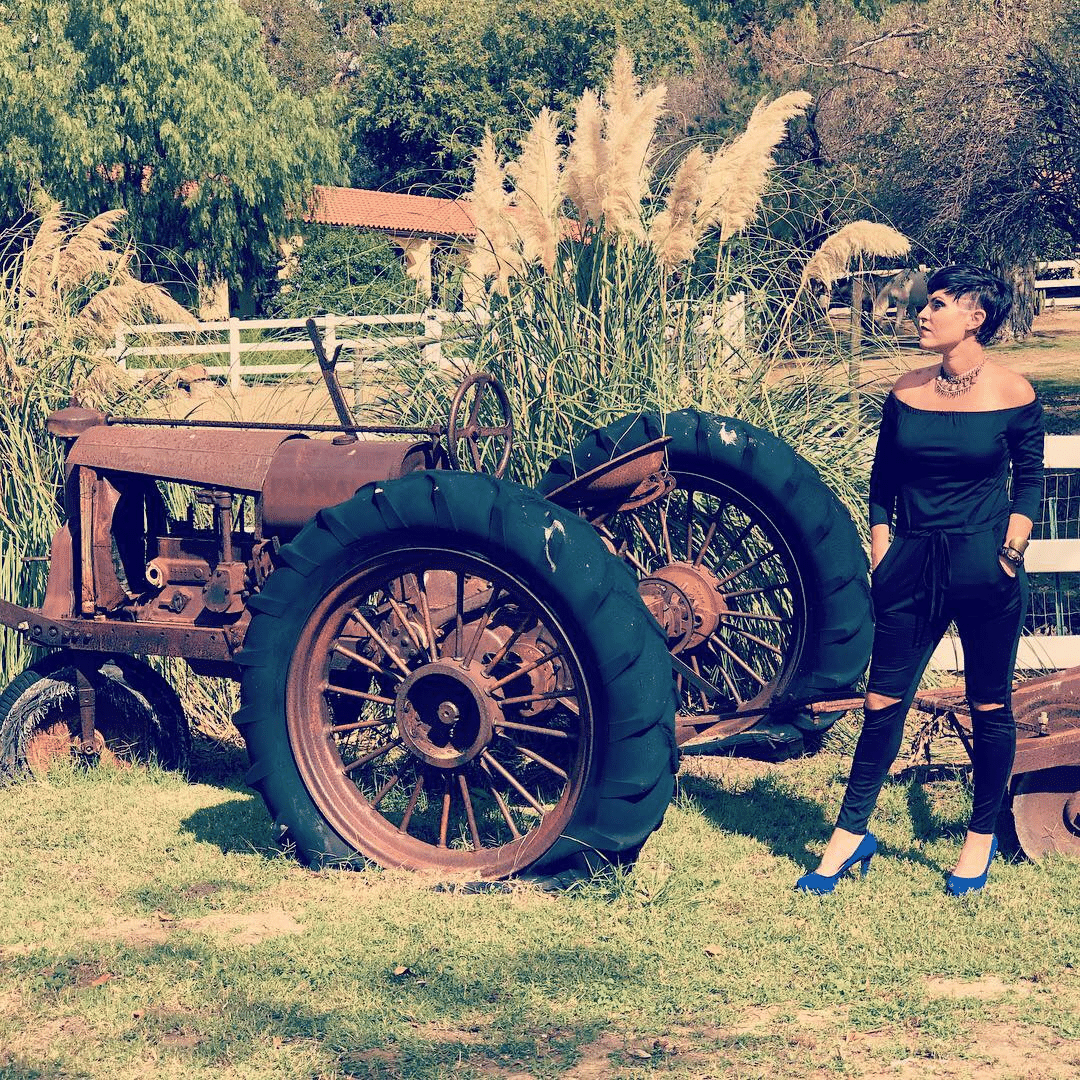 MONTItheartist's tweet photo. Nature and Music have one thing in common- The Power to Heal!
.
.
Stream my music online at https://t.co/qf1UgnZ5jT
.
.
#nature  #music #farmlife #farmlove #musicartist #singersongwriter #musicartist #montitheartist https://t.co/6jmtIMZJmb
