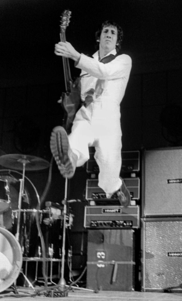 thread of any pete pics i can find for  @goingmobile cause she deserves all the pete pics