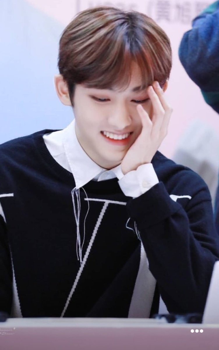 a thread of pictures of  #WINWIN with his hand/s on his face