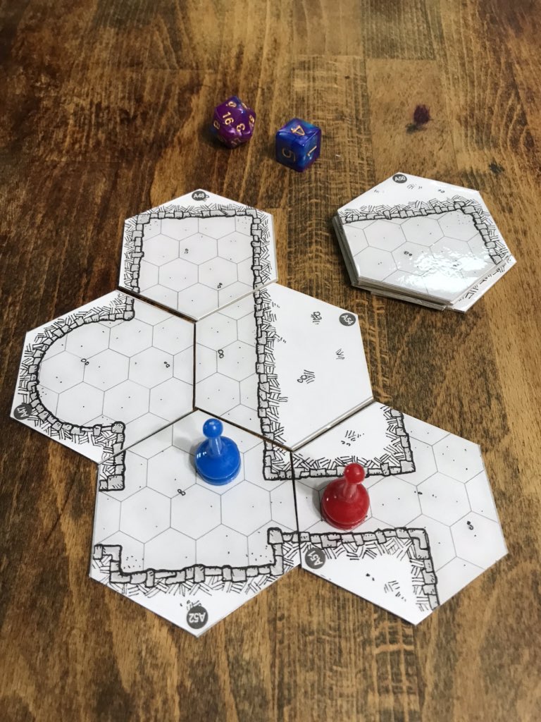 chema's tweet photo. Sundays are for crafting. One page done, five more to go! #hexomorfo by @grapasymapas https://t.co/8Bge9hnki3 https://t.co/nh454klXHp