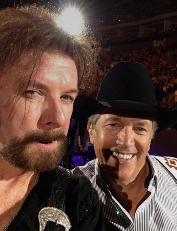 #SelfieSunday with <a href="/RonnieDunn/">RONNIE DUNN</a>
