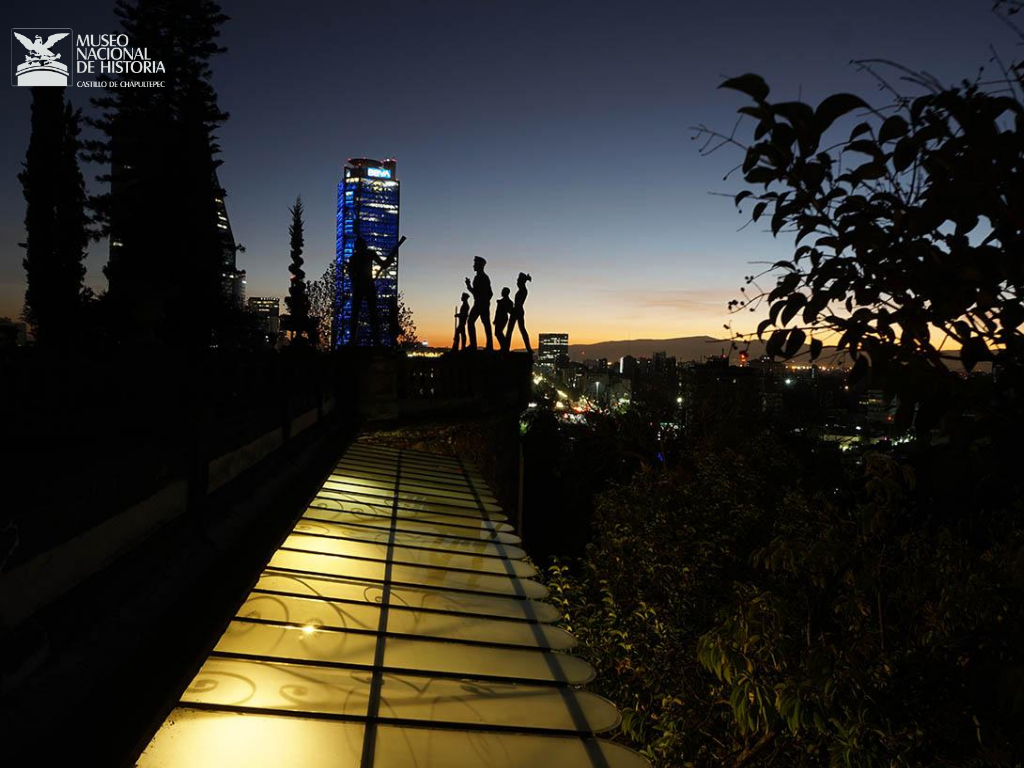 Museodehistoria's tweet photo. #Te deseamos buen fin de semana con estas imágenes nocturnas de nuestro Patio del Chapulín y terraza. Recuerda que el museo continúa cerrado hasta nuevo aviso y no lo olvides, si puedes #QuédateEnCasa

Fotos: Leonardo Hernández https://t.co/eJUlm6669j