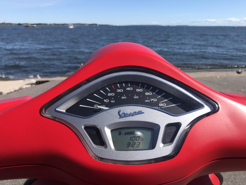 candolin2's tweet photo. 😎

#vespis #vespa https://t.co/2QGjxcb7eQ