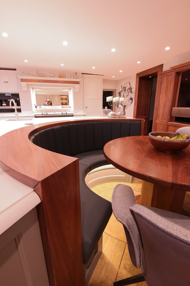 mmfurniture000's tweet photo. Happy Sunday! This week we are celebrating our thousandth kitchen sold!🍾

#matthewmarsdenkitchen #matthewmarsdenfurniture #design #joinery #kitchendesgin #rangemantle #croftandassinder #interiordesign #kitchensofinsta #farrowandball #bespokekitchen https://t.co/J3zUYDMPF4