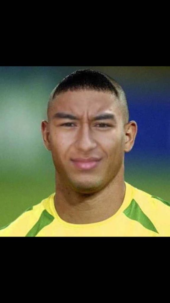 hairilnazari412's tweet photo. Lingard after tonight’s game. https://t.co/E1JSALRleY