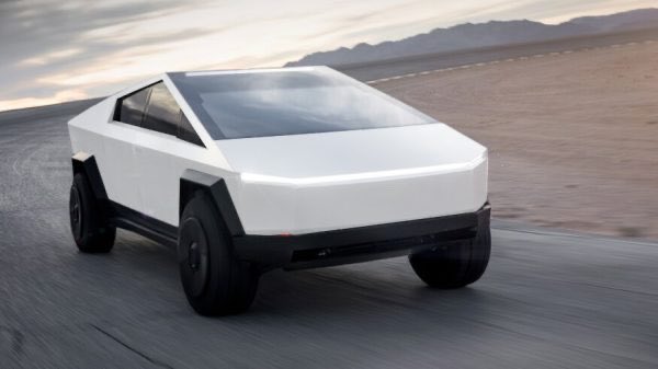 Teslaconomics's tweet image. WHITE or BLACK?

Let the Cybertruck grow on you 😋

$TSLA #Tesla