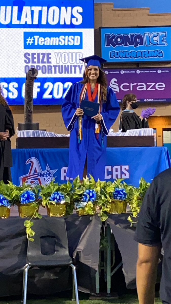 MCorral_SPED's tweet photo. Congratulations to our beautiful graduate, @maddieecakess_! A breathtaking moment watching you walk across that stage to receive your diploma. We can’t wait to see what the future holds for you. We 💕you! @CorralBen @Americas_HS @JEspinoza_SISD 🎓 https://t.co/vD0RH1JWc5
