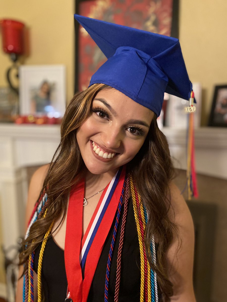 MCorral_SPED's tweet photo. Congratulations to our beautiful graduate, @maddieecakess_! A breathtaking moment watching you walk across that stage to receive your diploma. We can’t wait to see what the future holds for you. We 💕you! @CorralBen @Americas_HS @JEspinoza_SISD 🎓 https://t.co/vD0RH1JWc5