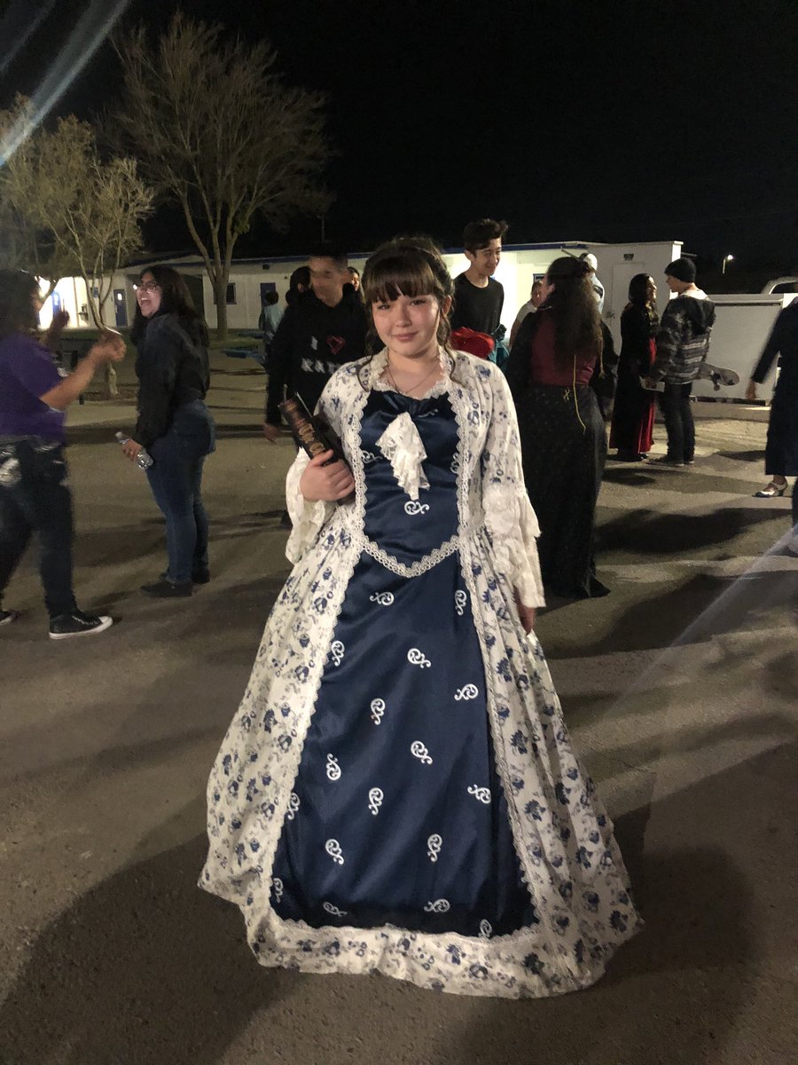 MCarrilloEDU's tweet photo. Happy 15th Birthday to my youngest daughter Cassidy GRACE! Youngest of 5 girls, oldest is 34‼️♥️#funfact #gavebirthage40
@AtwaterFFA drama, leadership, soccer, waterpolo, and a 3.75gpa. She’s sweet and caring but will defend to the end. Love my sassy teen🥰 #CGC15 https://t.co/vXa2Fu2CXy