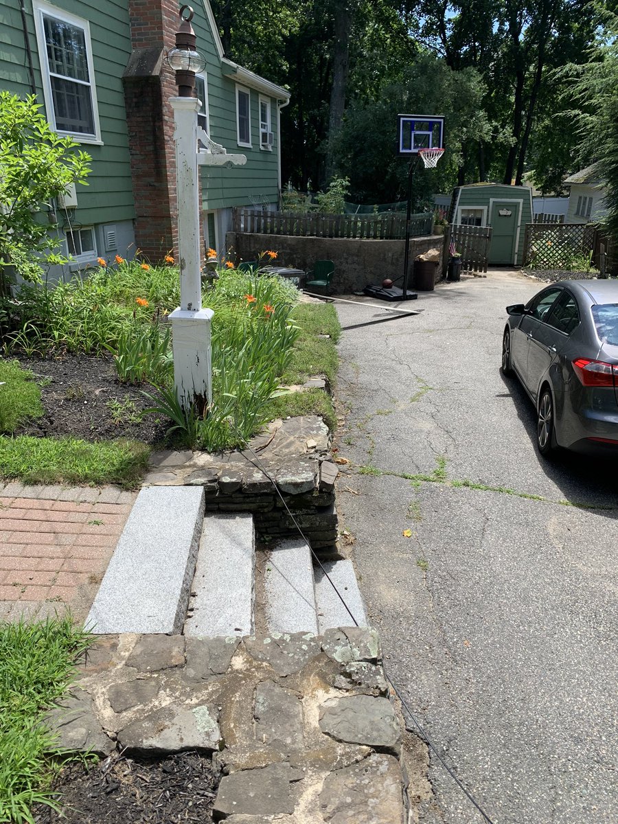 Joe_Addonizio's tweet photo. @VZWSupport our neighbors moving truck took down our internet/cable wire and now we are without internet and cannot leave our driveway. Can you please send a tech ASAP! https://t.co/igqNxvrlXB