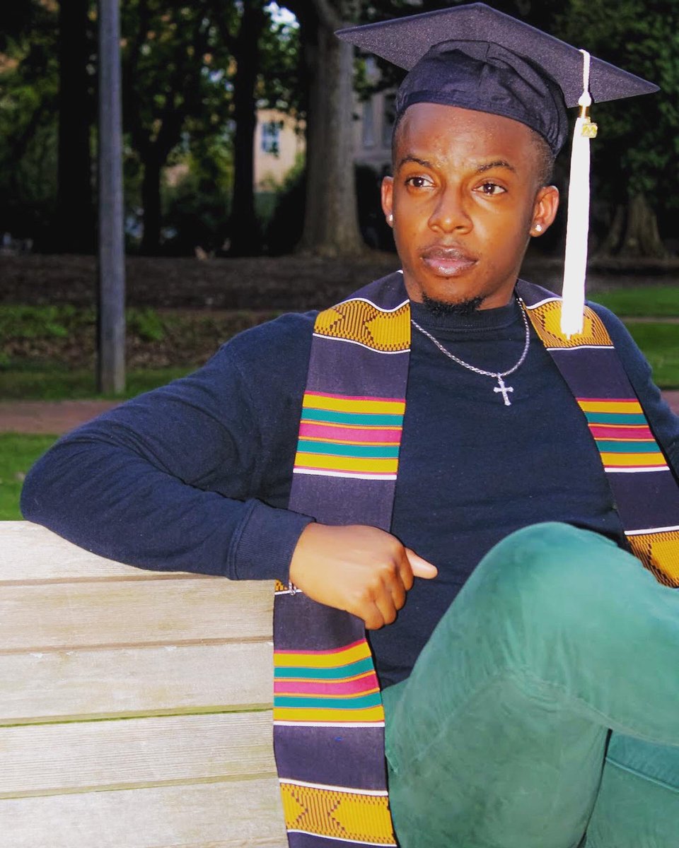 like1darius's tweet photo. First in my family to graduate, so I had to go off just a 👌🏾#blackboyjoy https://t.co/0ypjTTs81i