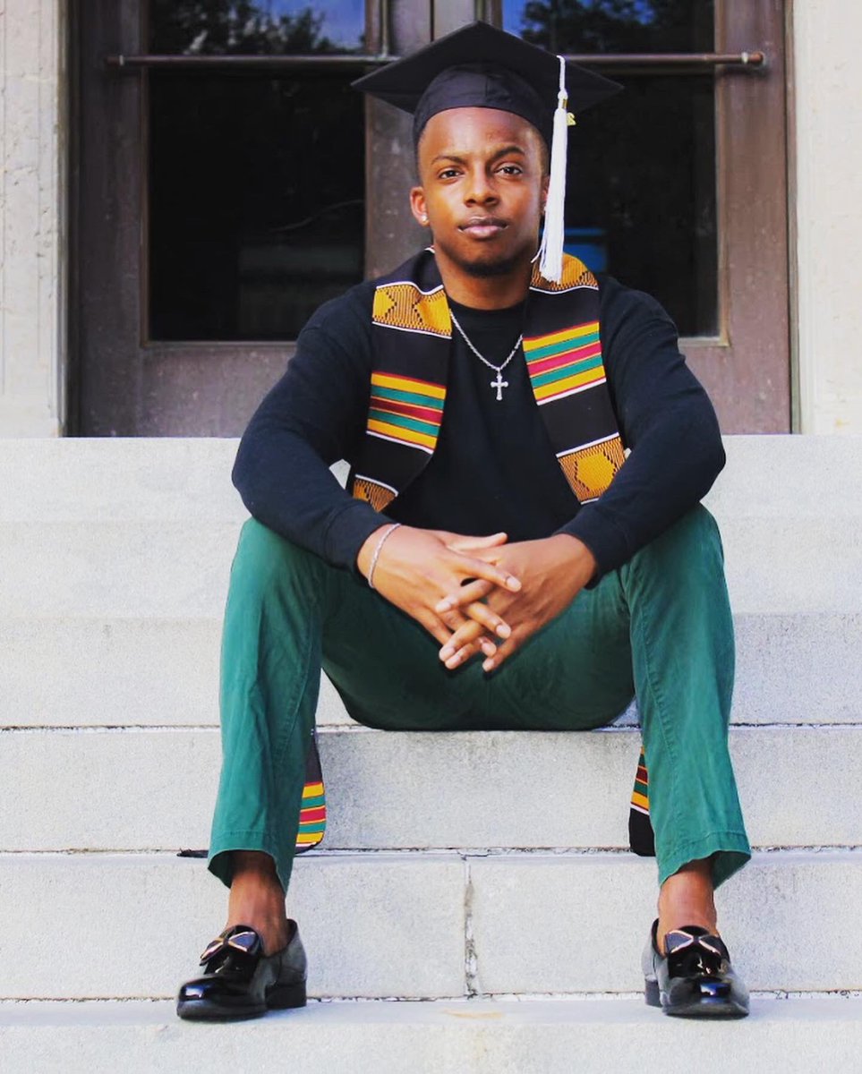 like1darius's tweet photo. First in my family to graduate, so I had to go off just a 👌🏾#blackboyjoy https://t.co/0ypjTTs81i