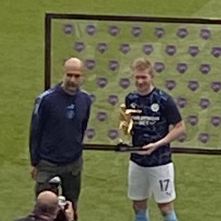 Kevin De Bruyne with the #PL Playmaker of the Season award and Ederson with the #PL Golden Glove.

[via <a href="/spbajko/">Simon Bajkowski</a>]