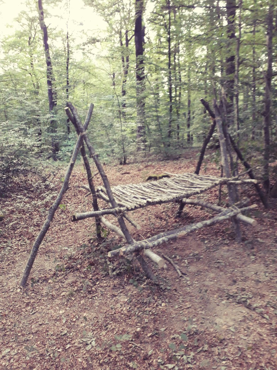 Les_Piratons's tweet photo. The table without nails, without screws completely natural finished.  Perhaps a cache soon to allow a picnic for geofriends! 🌳😁
#géocaching https://t.co/e8nWr0e0kx