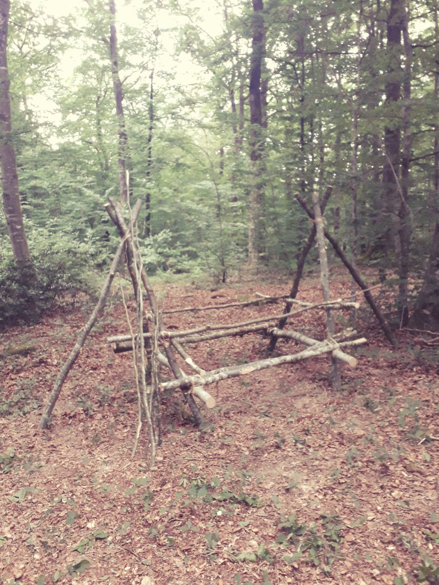 Les_Piratons's tweet photo. The table without nails, without screws completely natural finished.  Perhaps a cache soon to allow a picnic for geofriends! 🌳😁
#géocaching https://t.co/e8nWr0e0kx