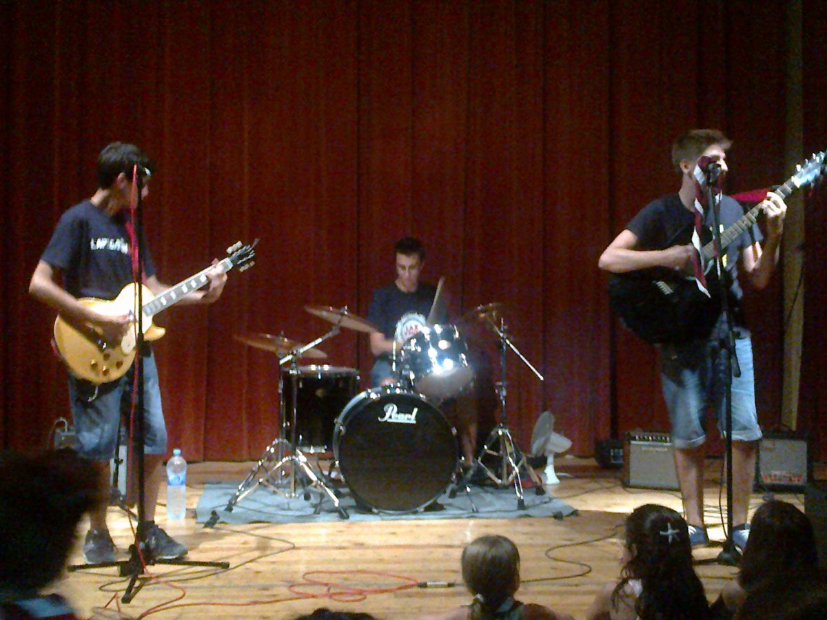 #Taldiacomavui de fa 7 anys els Ara Va van tocar a la sala polivalent de La Palma de #Reus  Parla d'aquesta formació el cronista i videoperiodista <a href="/cracksona9/">Jordi Sugranyes</a> a la pàg 334 del seu llibre dels <a href="/30anys/">Joventut i més enllà</a> de música en català <a href="/terrafermagrup/">Terra Ferma</a>