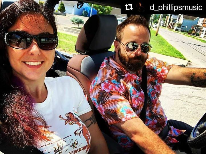 cats_like_us's tweet photo. Get the tiki-tastic look that @d_phillipsmusic has by clicking this pic! ・・・
Running errands in comfort and style with @butrflybbgrl in the #jkrubicon #toplessjeeplife #jeep #jeeplife #instajeepthing Linds is rockin the #mischiefmade #alohaclub T-shirt and I’m rocking the #… https://t.co/EldFRkm6ct