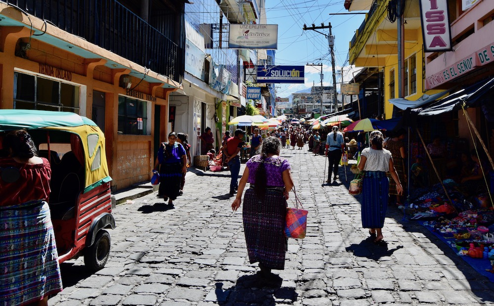 Travindy_ES's tweet photo. ¿Qué nos dirías si te dijéramos que hay una región sin plástico desechable? ¡Está en Guatemala!
Descubre más sobre este maravilloso lugar aquí 👉🏻 https://t.co/N1OczV2mRt

¡Gracias @ang_rodp por hacernos llegar esta noticia!

#Guatemala #Plástico #COVID19 https://t.co/H8EoU4maey