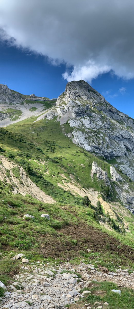 blasifs's tweet photo. Monte Pilatus + Tomlishorn (2128 mts - ~ 11 km. desde Alpnachstad) https://t.co/5Ch58MsJxQ