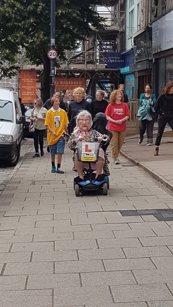 alisoncryan_'s tweet photo. Just having a little pootle around and a giggle with Grandma @CoddywompleUK https://t.co/fu0h87unyM