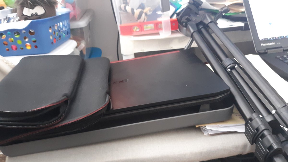 DempseyHolden's tweet image. Hear some stuff I got for my birthday this week it's a laptop for all kinds of stuff a camera stand from my phone and a laptop case for my laptop on the left. #labtop #Camerastand