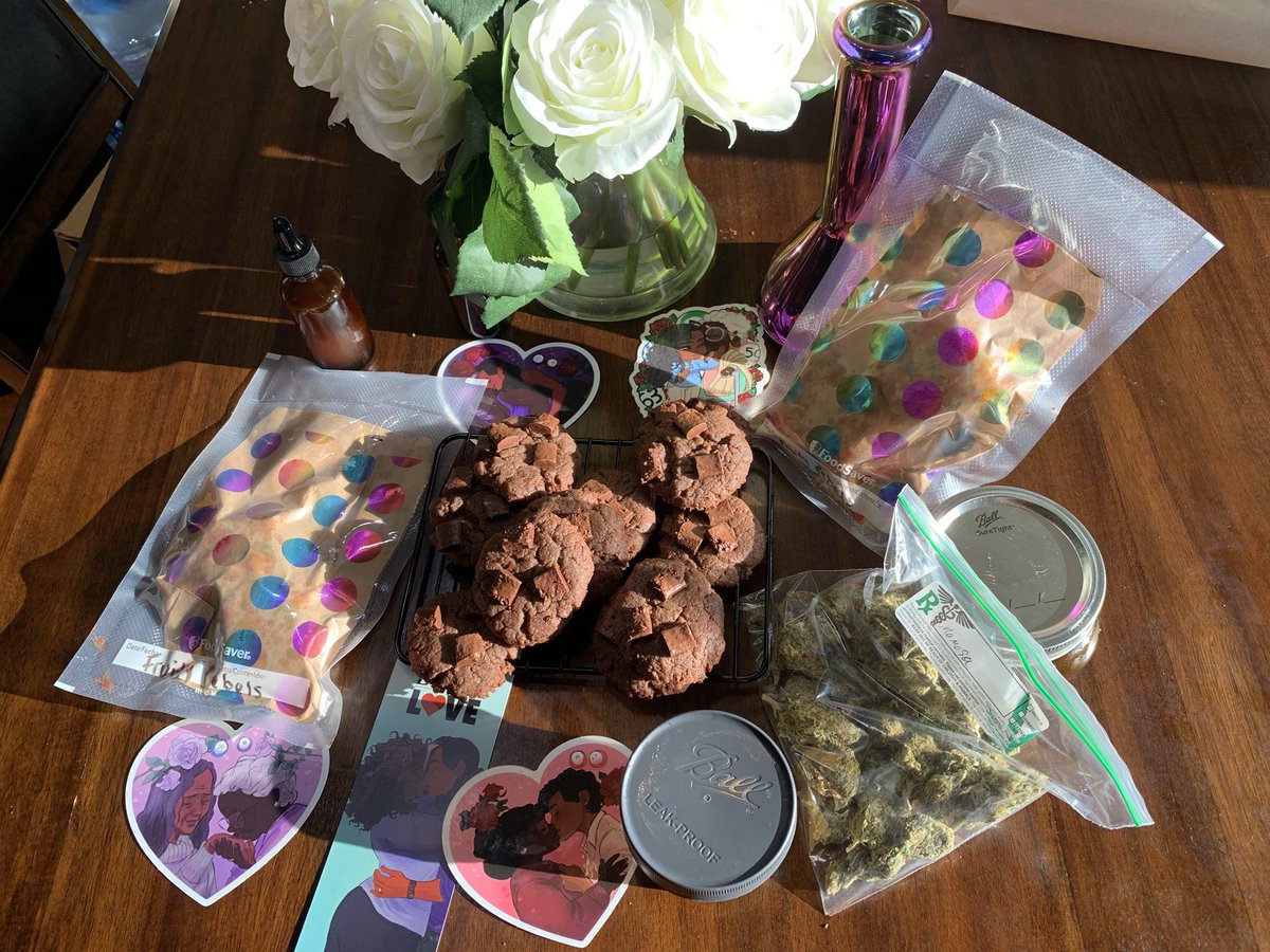 MizTeeFranklin's tweet photo. I’ve got a surprise for y’all this week. #mizteehc #teehc @MizTeeHC #cbdedibles #edibles #medicalmarijuana https://t.co/cd2wScW7gj