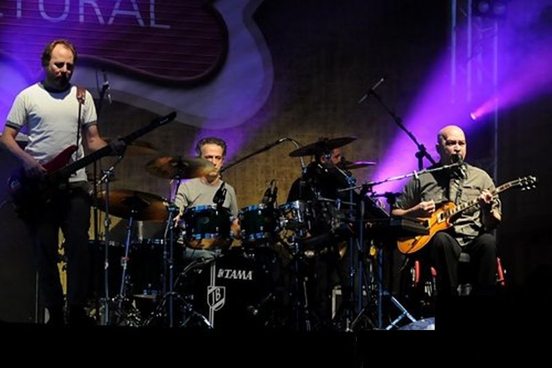 RadioCantiloOk's tweet photo. Sigue #Mercosound🔙🔜Ayer y hoy: ¡BRASIL!
🇧🇷 @os_paralamas

1983🎵"Vital e sua moto"
2017🎵"Sinais do sim" 

🖥️https://t.co/FYEmeqYw3S 101.9📻 https://t.co/QL2PB4xK2M